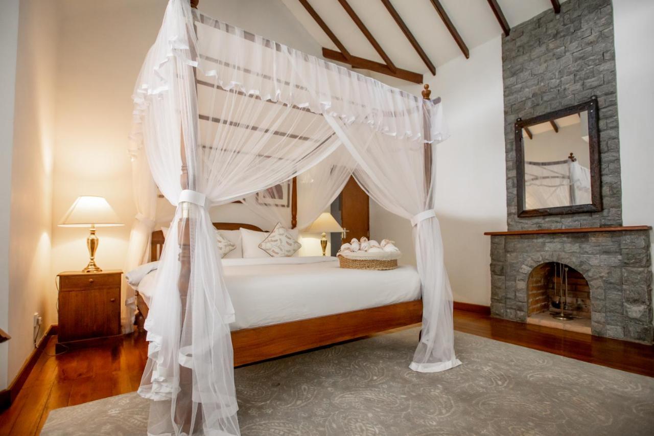 Manuel Manor Hotel Labugolla Bagian luar foto