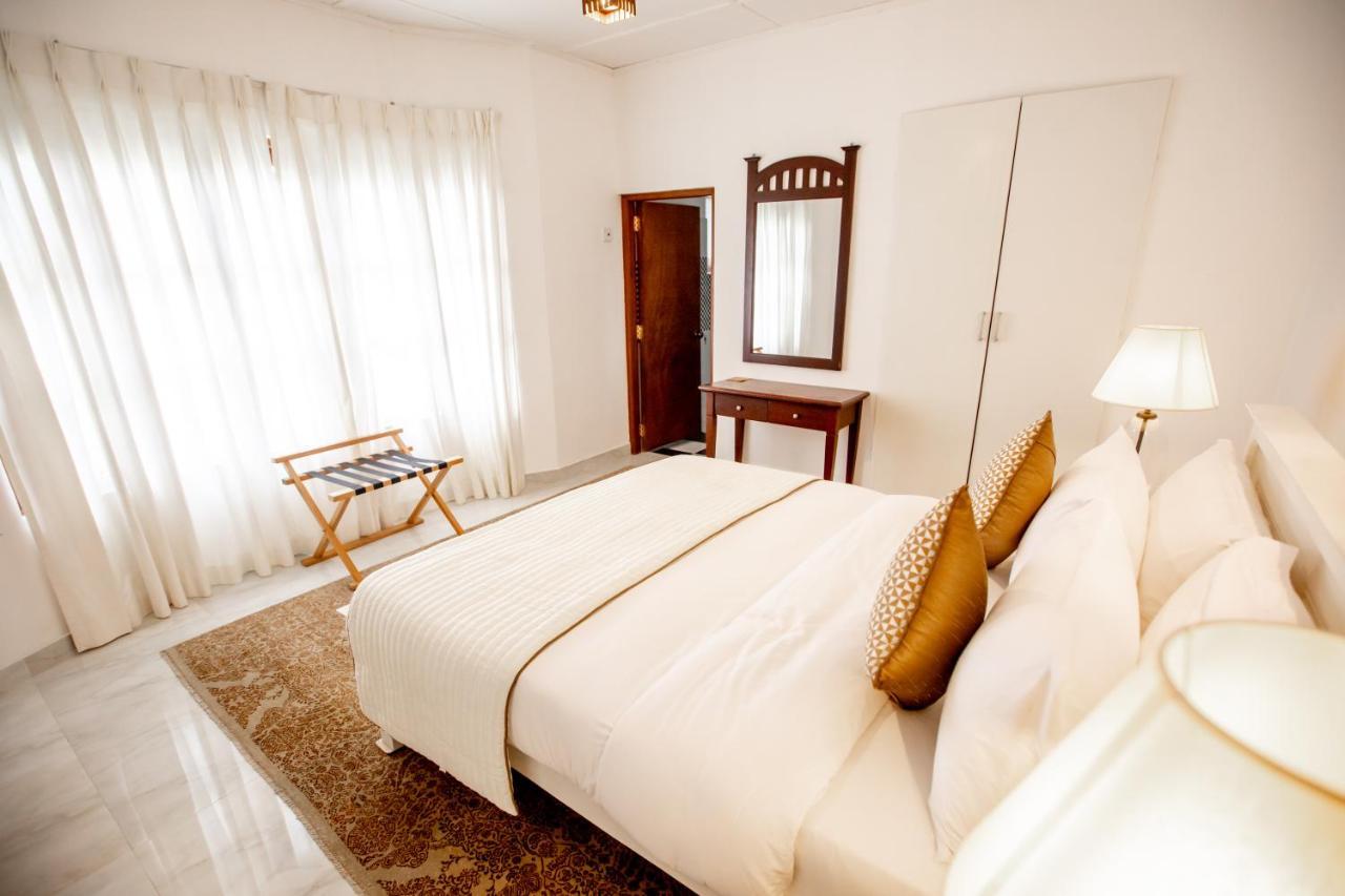 Manuel Manor Hotel Labugolla Bagian luar foto