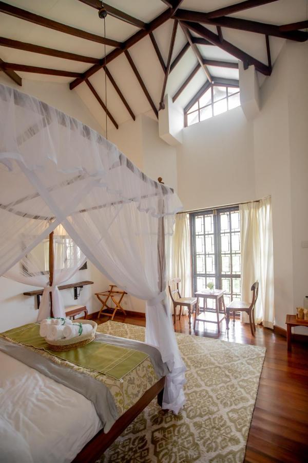 Manuel Manor Hotel Labugolla Bagian luar foto